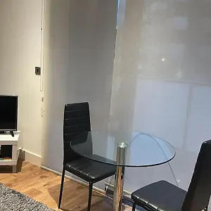 Cosy In East Apartment London